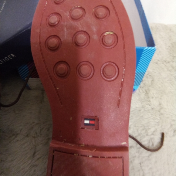 Tommy Hilfiger, Michael Brown saddle shoes, size 4 pre owned - Picture 11 of 11